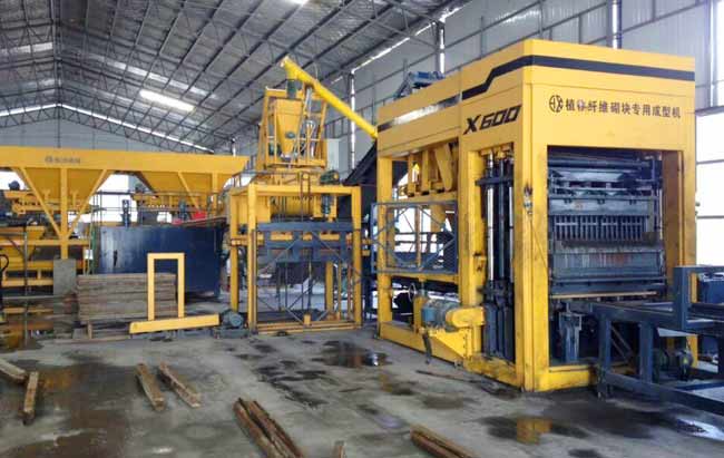 混(hun)凝土砌(qi)塊磚機(jī)變頻器(qì)調頻振(zhèn)動的優(you)點