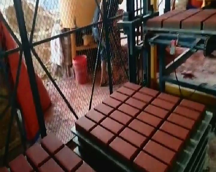 透(tòu)水磚生産線- 恒(heng)興透水磚機視(shì)頻