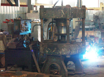 鍛造(zào)液壓機