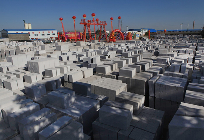 水泥(ni)磚機上(shàng)成品磚(zhuan)的吹掃(sǎo)和養護(hu)裝置改(gǎi)良後可(kě)提高磚(zhuān)質量