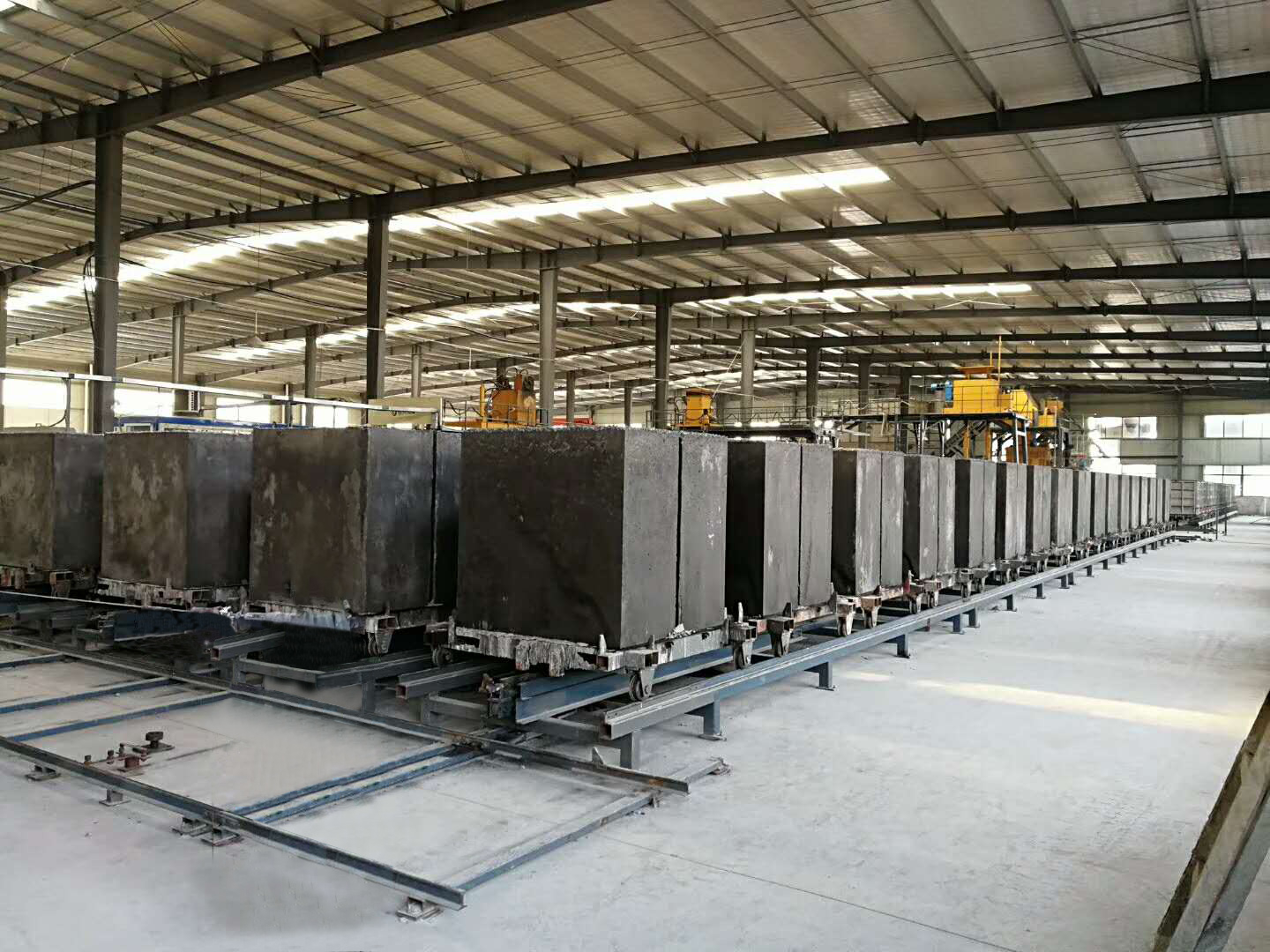 加(jiā)氣塊生産線設(she)備  免蒸加氣磚(zhuan)設備